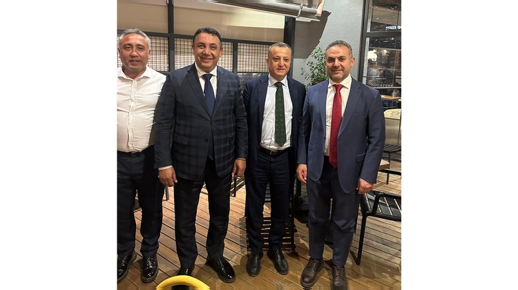 BAŞKANIMIZ, ESKİ DÖNEM VALİLERİMİZDEN SAYIN KAMURAN TAŞBİLEK İLE BİR ARAYA GELDİ