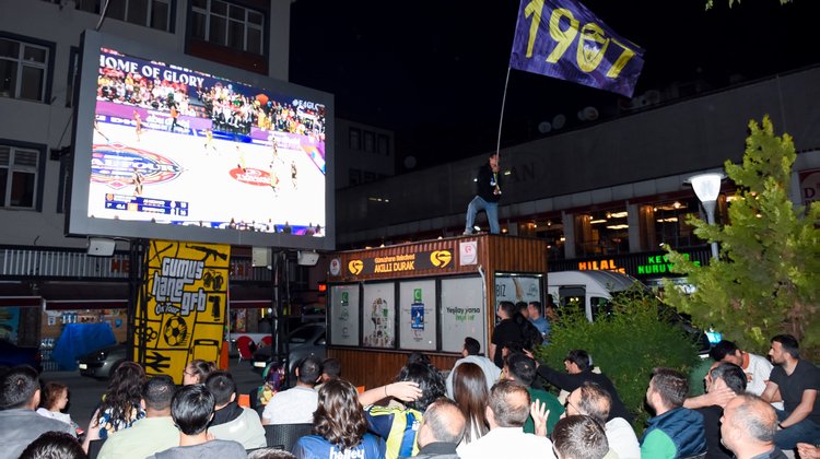 BAŞKANIMIZ, EUROLEAGUE'DE ŞAMPİYON OLAN FENERBAHÇE BEKO BASKETBOL TAKIMI'NI TEBRİK ETTİ