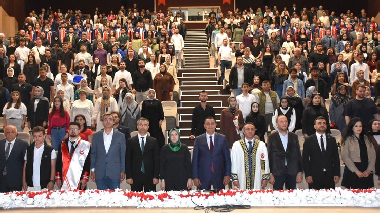 BAŞKANIMIZ, GŞÜ MESLEK YÜKSEKOKULU, 2024-2025 EĞİTİM-ÖĞRETİM YILI MEZUNİYET TÖRENİNDE KATILDI