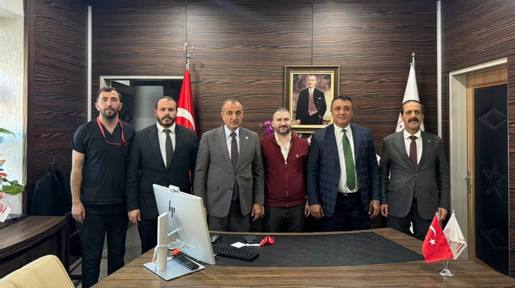 BAŞKANIMIZ, GÜMÜŞHANE DEVLET HASTANESİ BAŞHEKİMİ OPR. DR. KAYHAN EYÜPOĞLU'NU ZİYARET ETTİ