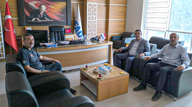 BAŞKANIMIZ, GÜMÜŞHANE İL AFET VE ACİL DURUM MÜDÜRLÜĞÜNE ATANAN HAYATİ KAYA'YI, ZİYARET ETTİ