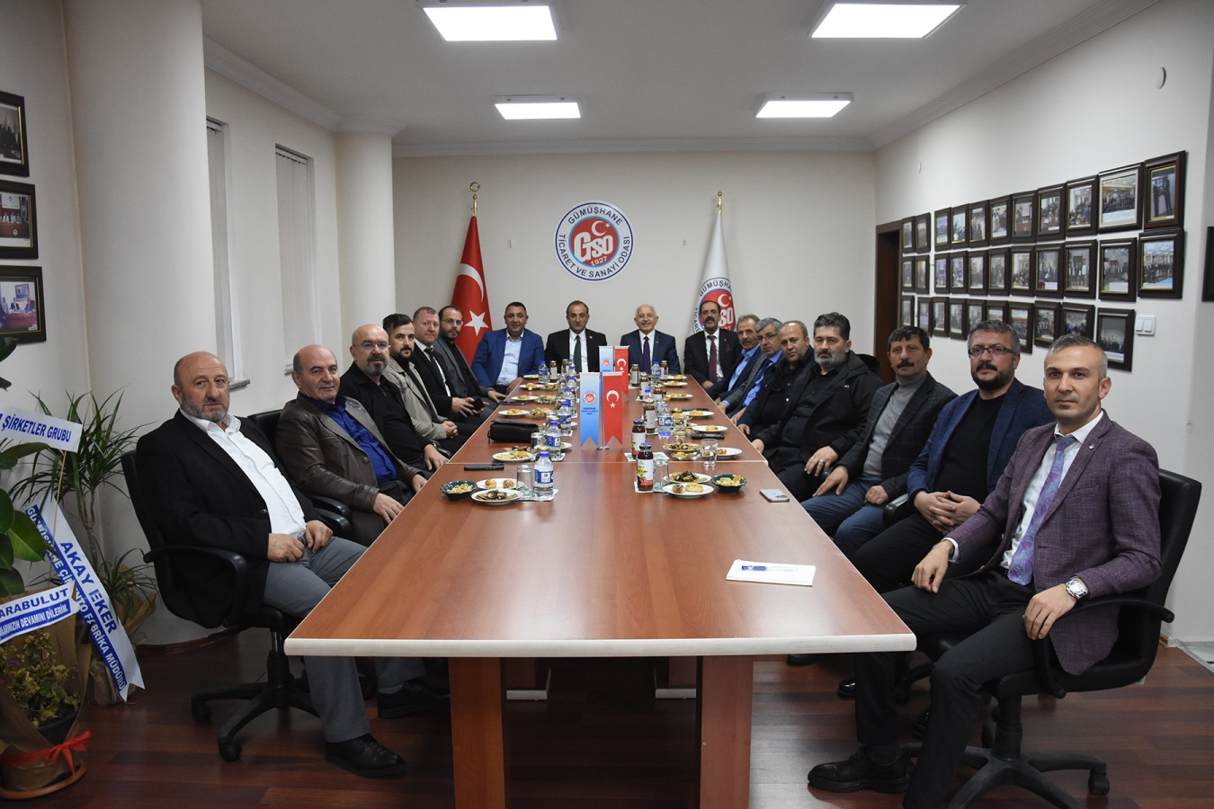 BAŞKANIMIZ, GÜMÜŞHANE TİCARET VE SANAYİ ODASI BAŞKANLIĞINA SEÇİLEN İSMAİL AKÇAY’I ZİYARET ETTİ