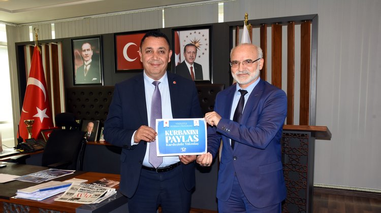 BAŞKANIMIZ, İL MÜFTÜMÜZ DR. HAYRİ ERENAY'I MAKAMIMIZDA AĞIRLAYARAK, KURBAN BAĞIŞINDA BULUNDU