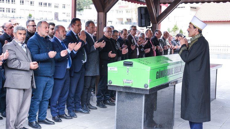 BAŞKANIMIZ, İLİMİZ AKTUTAN KÖYÜ SAKİNLERİNDEN KAHRAMAN DEMİRCİ'Yİ EBEDİYETE UĞURLADI.