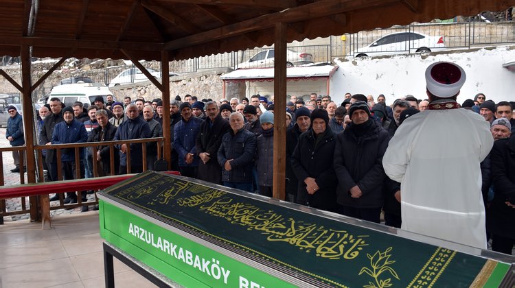 BAŞKANIMIZ, İLİMİZ ARZULAR KABAKÖY BELDESİ SAKİNLERİNDEN KAZIM PASLI’YI EBEDİYETE UĞURLADI