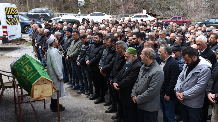 BAŞKANIMIZ, İLİMİZ DİBEKLİ KÖYÜ SAKİNLERİNDEN, ZEHRA AYDURMUŞ'U EBEDİYETE UĞURLADI