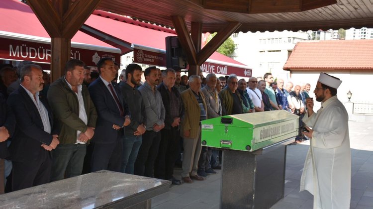 BAŞKANIMIZ, İLİMİZ HASANBEY MAHALLESİ SAKİNLERİNDEN UĞUR YAĞLIDERE’Yİ EBEDİYETE UĞURLADI