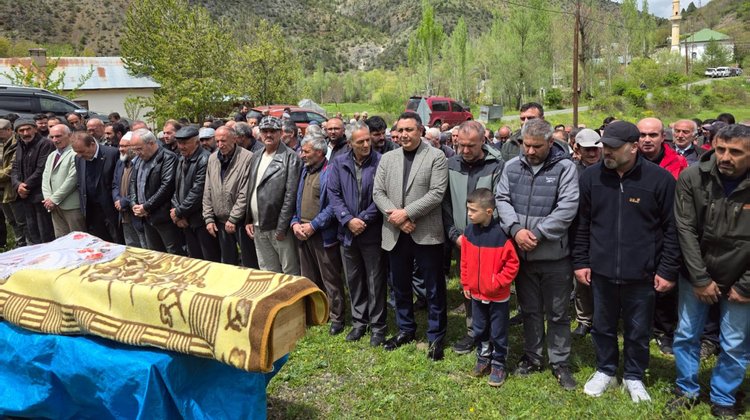 BAŞKANIMIZ İLİMİZ HASKÖY SAKİNLERİNDEN YADİGAR HÜNKAR SELÇUK'U EBEDİYETE UĞURLADI