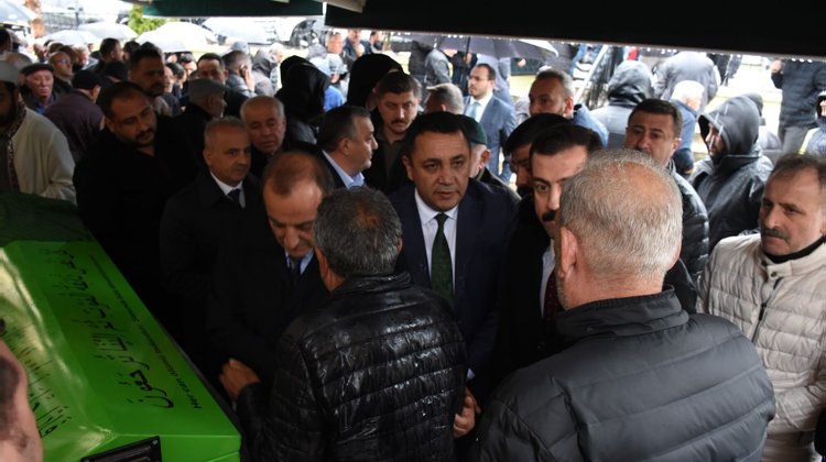 BAŞKANIMIZ, İLİMİZ PİRAHMET KÖYÜ SAKİNLERİNDEN, AZİME FIÇICI'YI EBEDİYETE UĞURLADI