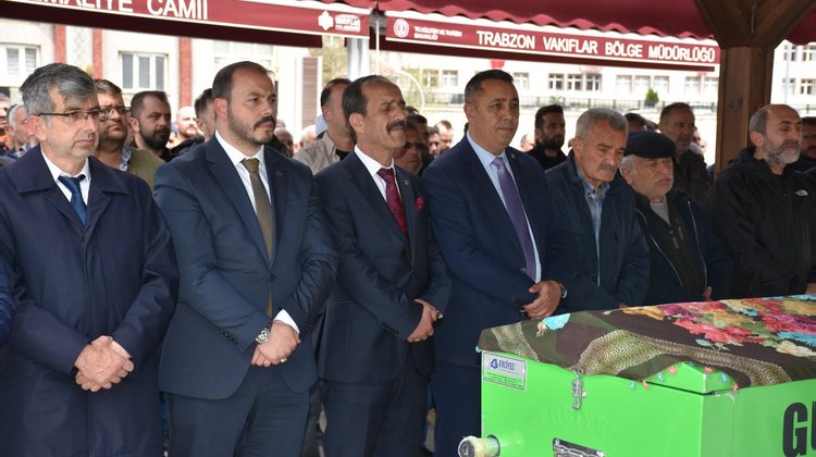 BAŞKANIMIZ, İLİMİZ ŞEPHANE KÖYÜ SAKİNLERİNDEN MELAHAT GÜRBÜZ'Ü EBEDİYETE UĞURLADI