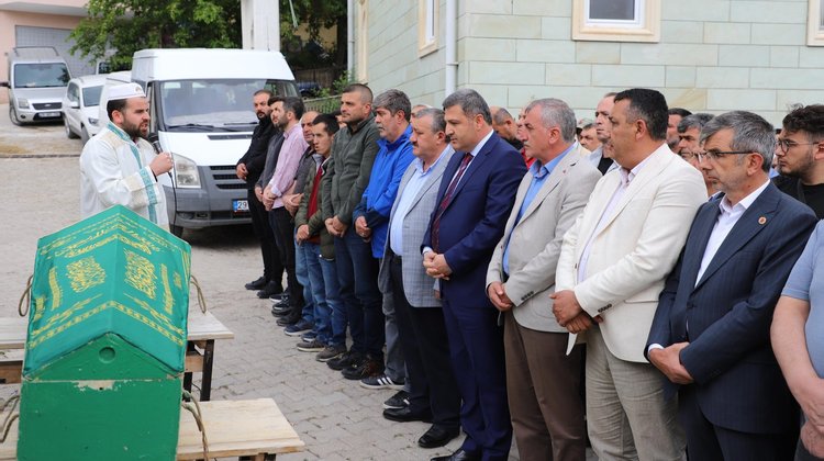 BAŞKANIMIZ, İLİMİZ TORUL İLÇESİ ALTINPINAR KÖYÜ SAKİNLERİNDEN KEMAL YAVUZ’U EBEDİYETE UĞURLADI