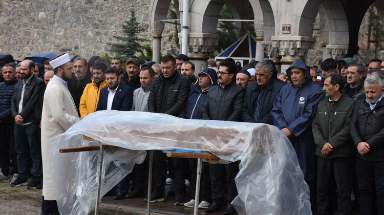BAŞKANIMIZ, İLİMİZ YENİ MAHALLE SAKİNLERİNDEN LÜTFÜ CEYLAN’I EBEDİYETE UĞURLADI