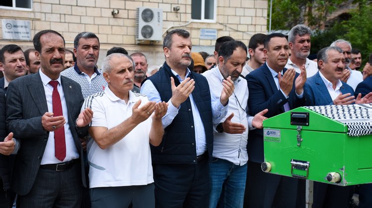 BAŞKANIMIZ, İLİMİZ YENİMAHALLE SAKİNLERİNDEN İSMET CEYLAN’I EBEDİYETE UĞURLADI