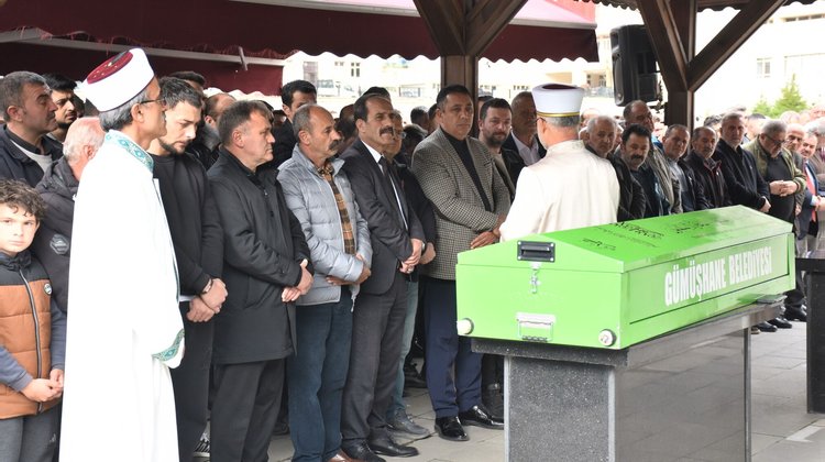 BAŞKANIMIZ, İLİMİZİN ESNAFLARINDAN VURAL ÖZ AĞABEYİMİZİ DUALARLA SON YOLCULUĞUNA UĞURLADI