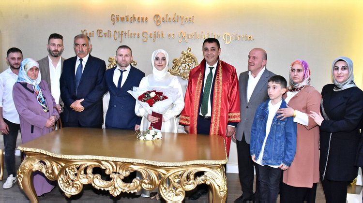 BAŞKANIMIZ, İLK NİKAHINI KIYDI