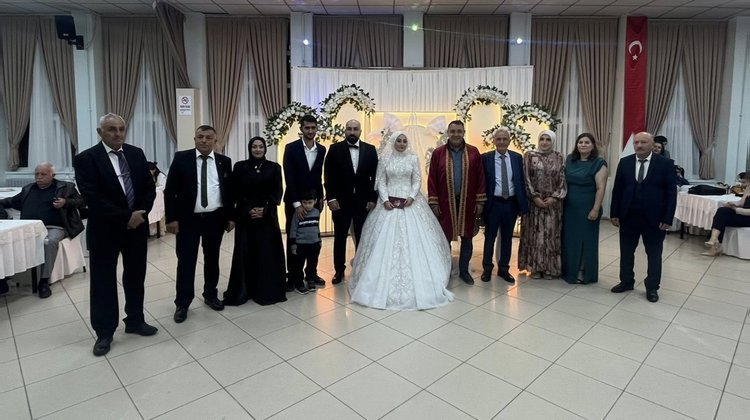 BAŞKANIMIZ, İREM KAYA VE GÖKHAN KAYA ÇİFTİNİN NİKAH AKİTLERİNİ GERÇEKLEŞTİRDİ