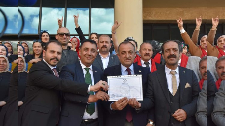 BAŞKANIMIZ MAZBATASINI ALDI