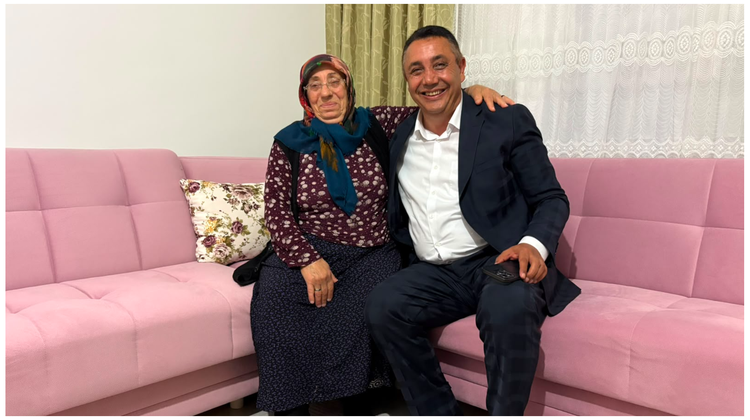 BAŞKANIMIZ, MENŞÜRE TELLİ TEYZEMİZİ EVİNDE ZİYARET EDEREK HAYIR DUASINI ALDI