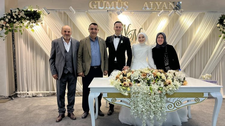 BAŞKANIMIZ, NESLİHAN PARILDAR VE MÜCAHİT DEMİR ÇİFTİNİN DÜĞÜN TÖRENLERİNE KATILDI