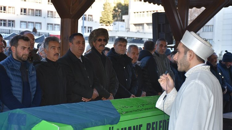 BAŞKANIMIZ, ÖZCAN MAHALLESİ SAKİNLERİNDEN NAİME ÖZENER’İ EBEDİYETE UĞURLADI