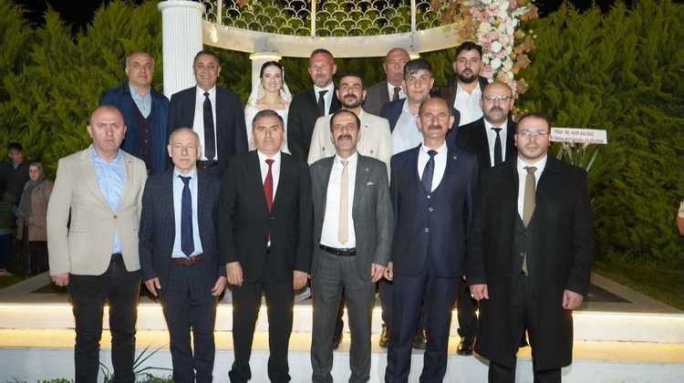 BAŞKANIMIZ, PROF. DR. BÜŞRA TOSUNOĞLU İLE DOÇ. DR. OSMAN KUSAN’IN DÜĞÜN MERASİMİNE KATILDI