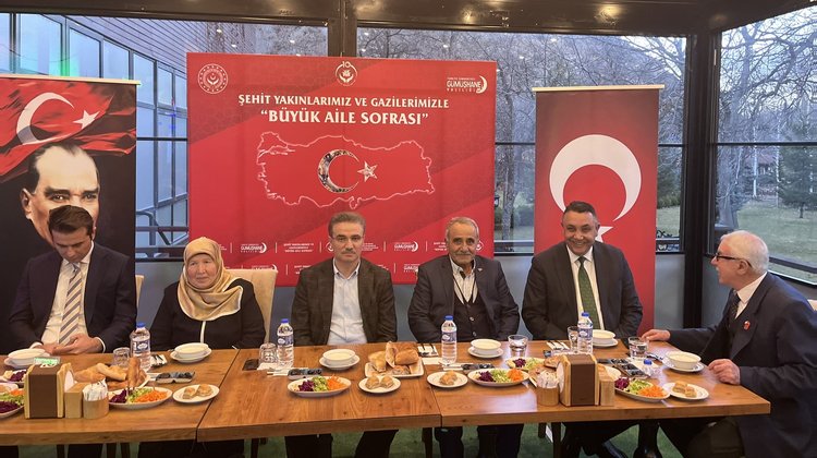 BAŞKANIMIZ, RAMAZAN AYININ İLK GÜNÜNDE “BÜYÜK AİLE SOFRALARI” İFTAR PROGRAMINA KATILDI
