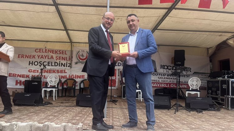 BAŞKANIMIZ, SÖĞÜTLÜ BELDESİ'NDE DÜZENLENEN GELENEKSEL ERNEK YAYLA ŞENLİĞİ'NE KATILDI