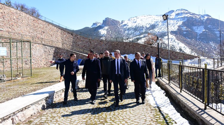 BAŞKANIMIZ, SOKAK HAYVANLARI MERKEZİMİZİ ZİYARET ETTİ, İÇME SUYU İSHALE HATTI YOLUNU İNCELEDİ