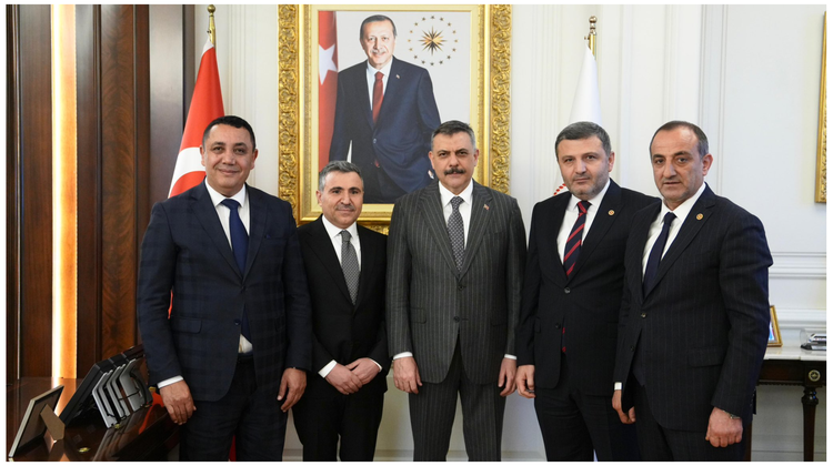 BAŞKANIMIZ, T.C. İÇİŞLERİ BAKANIMIZ SAYIN MUSTAFA ÇİFTÇİ’YE HAYIRLI OLSUN ZİYARETİNDE BULUNDU