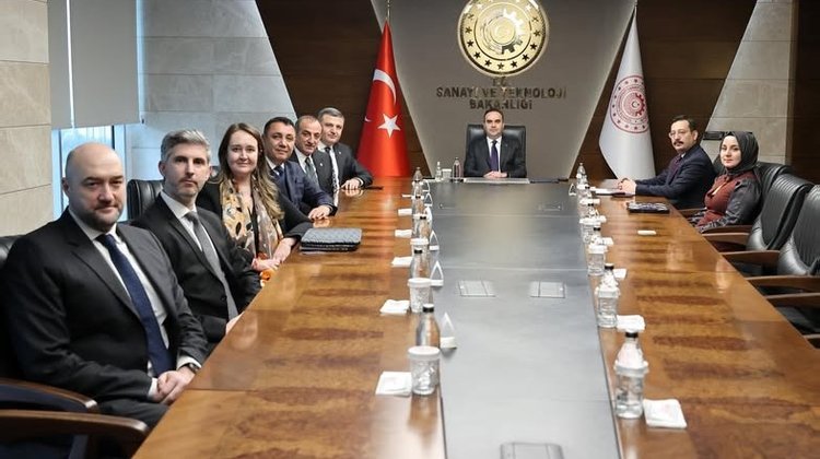 BAŞKANIMIZ, T.C. SANAYİ VE TEKNOLOJİ BAKANIMIZ SAYIN MEHMET FATİH KACIR’I ZİYARET ETTİ