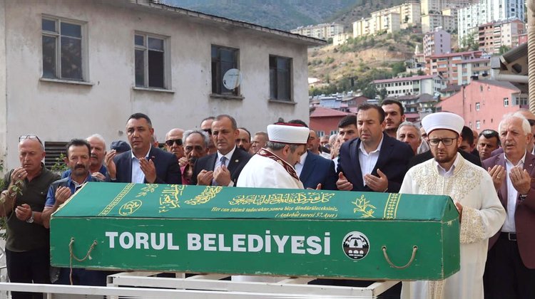 BAŞKANIMIZ, TORUL İLÇEMİZ SAKİNLERİNDEN ADNAN GÜNGÖR ÜÇÜNCÜOĞLU’NU EBEDİYETE UĞURLADI