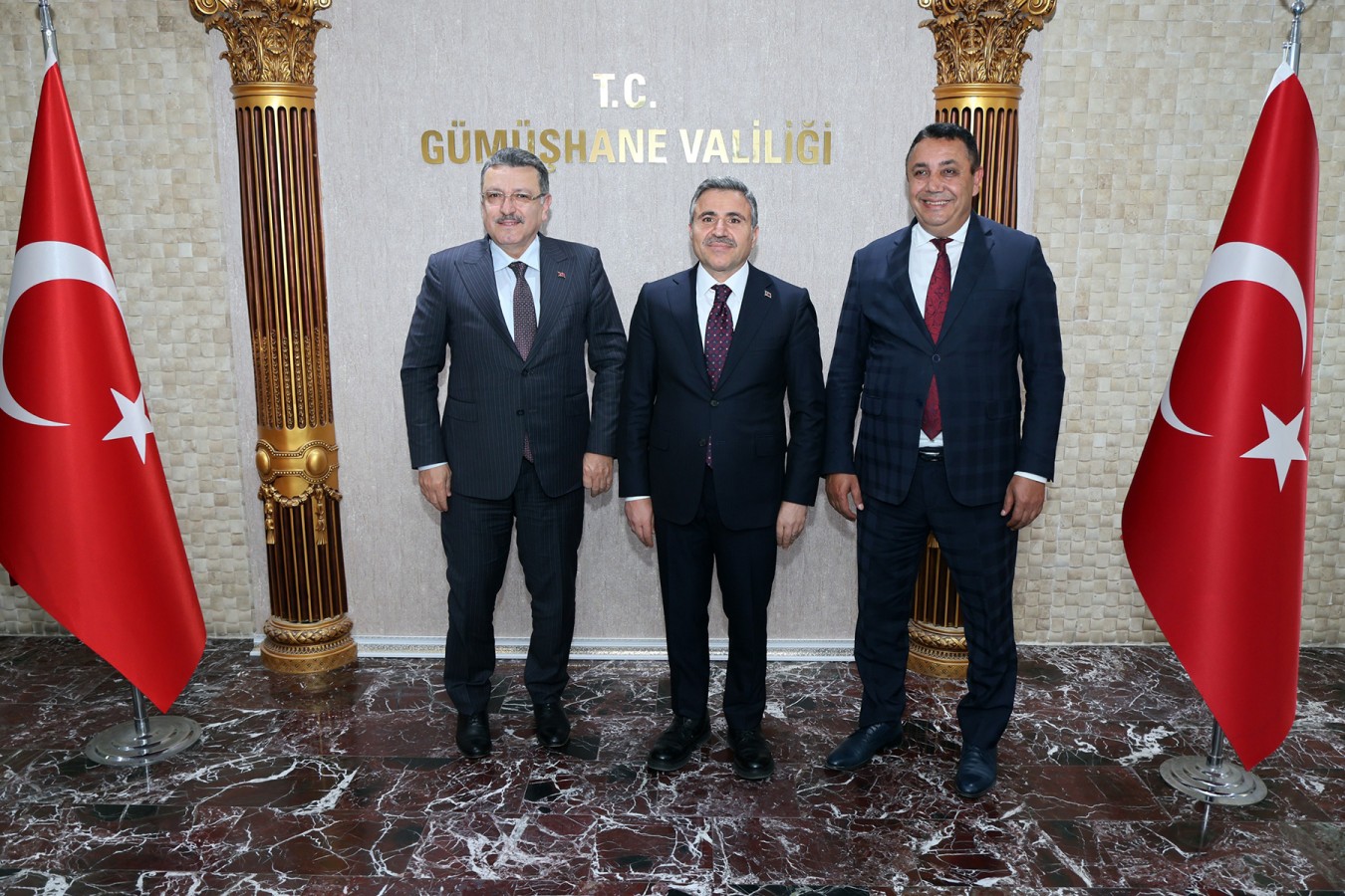 BAŞKANIMIZ, TRABZON BÜYÜKŞEHİR BELEDİYE BAŞKANIMIZ AHMET METİN GENÇ İLE VALİMİZ SAYIN CEVDET ATAY’I ZİYARET ETTİ