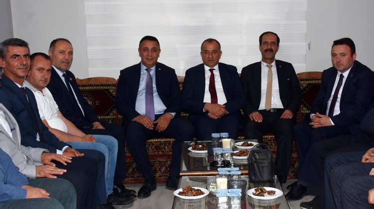 BAŞKANIMIZ, TÜRKİYE KAMU-SEN GÜMÜŞHANE İL TEMSİLCİSİ FARUK ÜNLÜ’YE HAYIRLI OLSUN ZİYARETİNDE BULUNDU
