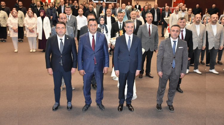 BAŞKANIMIZ, ÜNİVERSİTEMİZİN 17. KURULUŞ YIL DÖNÜMÜ TÖRENİNE KATILIDI