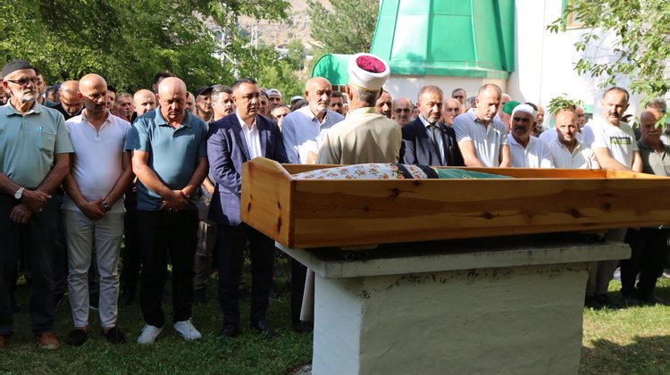 BAŞKANIMIZ, YENİYOL KÖYÜ SAKİNLERİNDEN SEHEL ASLAN’I EBEDİYETE UĞURLADI