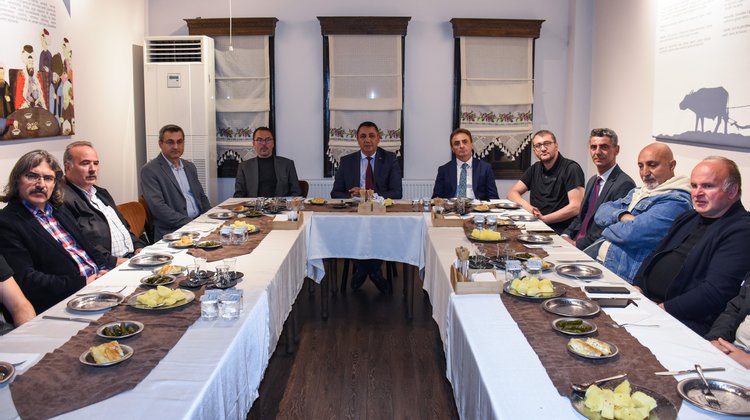 BAŞKANIMIZ, ZEKİ KADİRBEYOĞLU KONAĞI'NDA DÜZENLENEN HERFENE GECESİ'NE KATILIM SAĞLADI