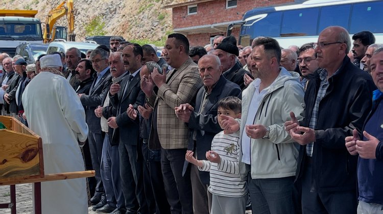 BAŞKANIMIZ, ZÜLFİKAR AKDEMİR’İ EBEDİYETE UĞURLARDI, KIRIKLI KÖYÜMÜZDE HEMŞEHRİLERİMİZLE BİR ARAYA GELDİ