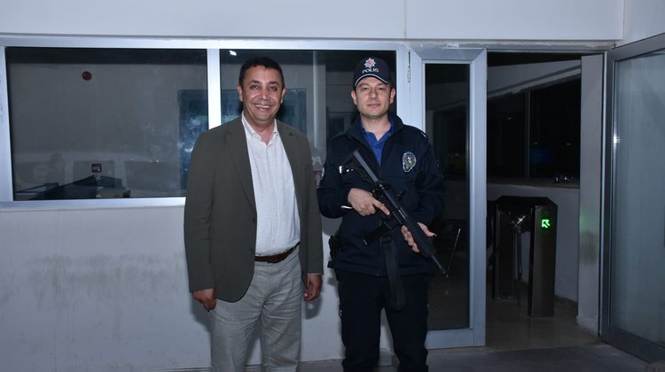 BAŞKANIMIZDAN, POLİSLERİMİZLE BAYRAMLAŞMA
