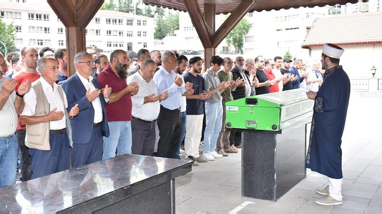 BELEDİYE BAŞKAN VEKİLİMİZ MUSTAFA KÖPRÜLÜ, MENŞURE KOCAGÖZ'ÜN CENAZE TÖRENİNE KATILDI