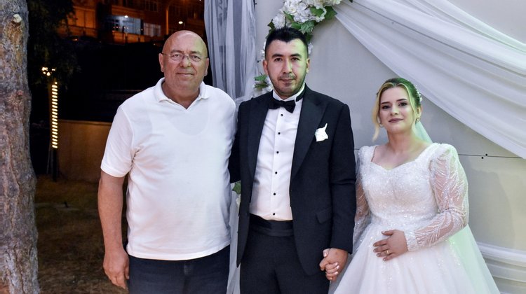 BELEDİYE BAŞKAN YARDIMCIMIZ NECATİ YILMAZ, SİBEL KOÇ VE SELİM ARSLAN’IN DÜĞÜN MERASİMİNE KATILDI