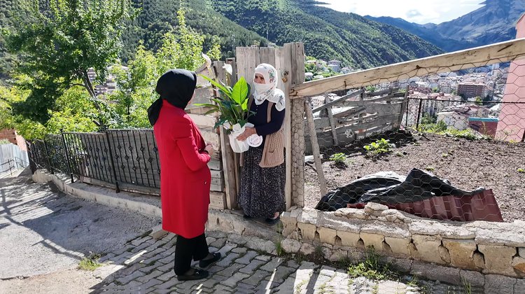 BELEDİYEMİZDEN ANNELER GÜNÜ’NDE ALKIŞLANACAK HAREKET